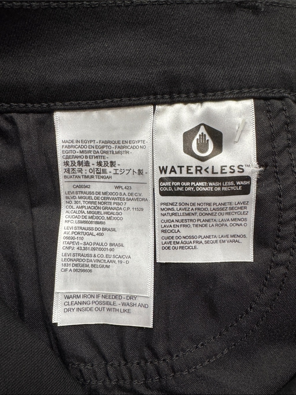 Levi's Women’s Classic Straight Jeans in Black - Picture 5 of 8